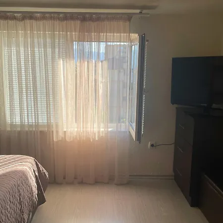 Lucy ساندانسكي